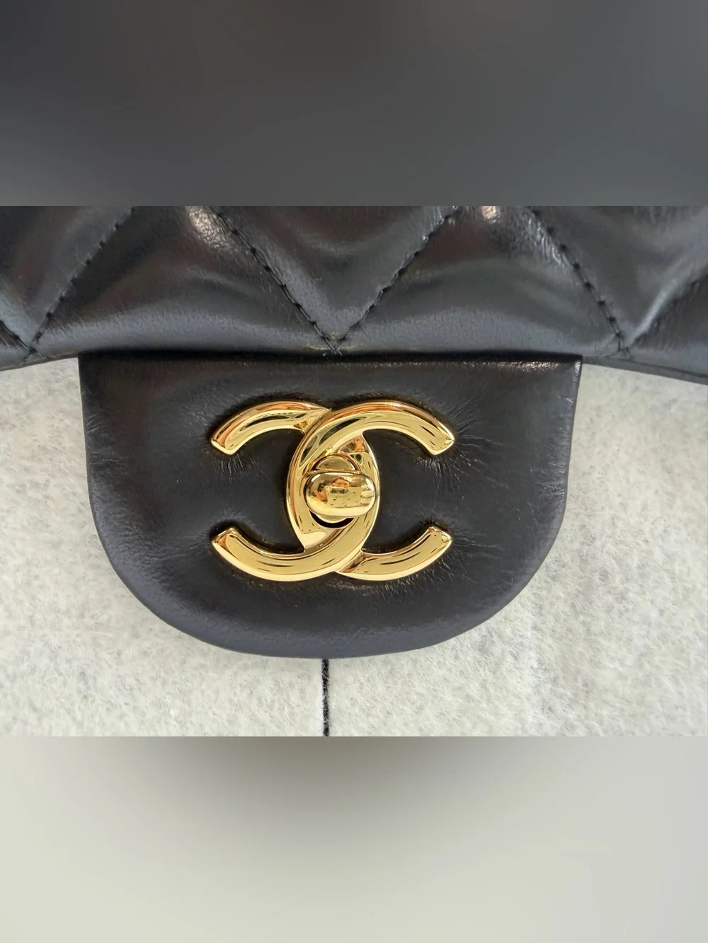 CHANEL classic quilted